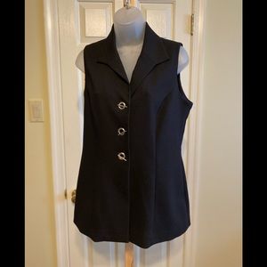 DANI MAX Petite - VINTAGE elegant black sleeveless top with silver buttons, 12P